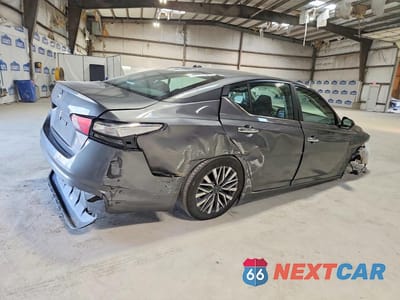 Trzecie zdjęcie samochodu z tyłu: 2025 NISSAN ALTIMA SV VIN:1N4BL4DV7SN404308 - miniatura