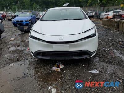 Piąte zdjęcie samochodu w środku: 2026 TOYOTA PRIUS LE VIN:JTDACAAU4T3076715 - miniatura