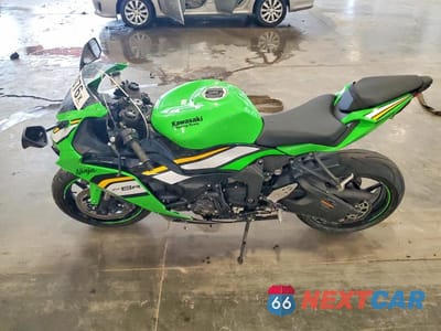 Trzecie zdjęcie samochodu z tyłu: 2025 KAWASAKI ZX636 K VIN:JKBZXJK14SA011021 - miniatura