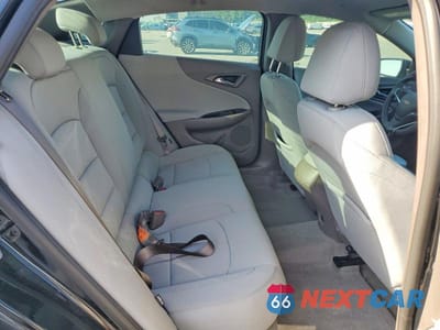 Zdjęcie 10 z 12 samochodu: 2021 CHEVROLET MALIBU LS VIN:1G1ZB5ST8MF050601 - miniatura