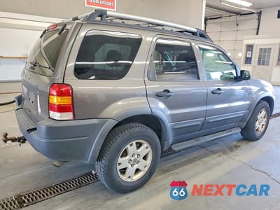 Trzecie zdjęcie samochodu z tyłu: 2003 FORD ESCAPE VIN:1FMCU93153KC34942 - miniatura