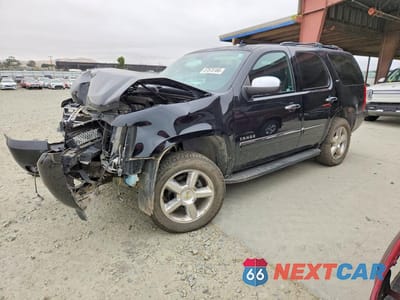 2014 CHEVROLET TAHOE K1500 LTZ 1GNSKCE03ER204976 - główne zdjęcie licytacji z USA - miniatura