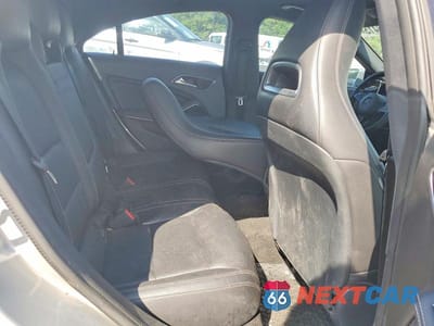 Zdjęcie 10 z 13 samochodu: 2018 MERCEDES-BENZ CLA VIN:WDDSJ4EB6JN610003 - miniatura
