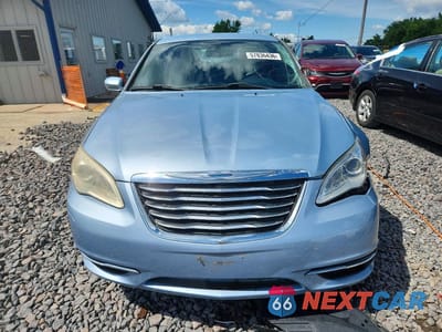 Piąte zdjęcie samochodu w środku: 2013 CHRYSLER 200 TOURING VIN:1C3CCBBBXDN596021 - miniatura