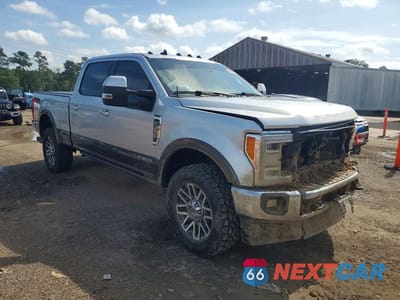 Czwarte zdjęcie samochodu z boku: 2019 FORD F250 SUPER DUTY VIN:1FT7W2BT5KEG32532 - miniatura