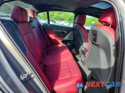 Zdjęcie 10 z 12 samochodu: 2024 BMW 530 XI VIN:WBA53FJ01RCS51066 - miniatura
