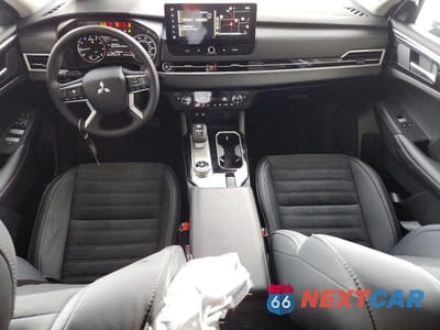 Zdjęcie 8 z 13 samochodu: 2025 MITSUBISHI OUTLANDER SE VIN:JA4J4VA89SZ059034 - miniatura