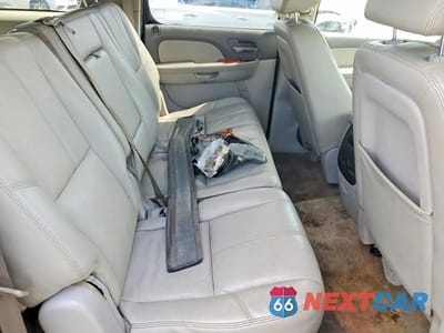 Zdjęcie 11 z 14 samochodu: 2009 CHEVROLET SUBURBAN K1500 LT VIN:1GNFK26369R269184 - miniatura