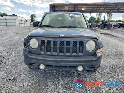 Piąte zdjęcie samochodu w środku: 2011 JEEP PATRIOT SPORT VIN:1J4NT1GB4BD110274 - miniatura