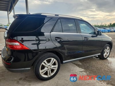 Trzecie zdjęcie samochodu z tyłu: 2015 MERCEDES-BENZ ML 350 VIN:4JGDA5JB2FA512188 - miniatura