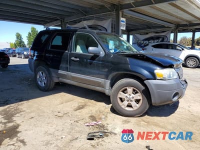 Czwarte zdjęcie samochodu z boku: 2006 FORD ESCAPE XLT VIN:1FMYU93126KC27523 - miniatura