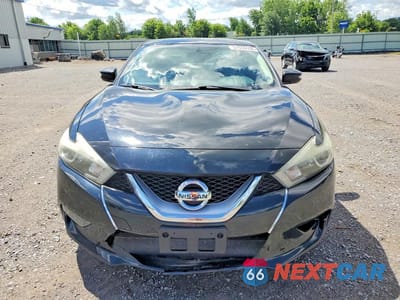 Piąte zdjęcie samochodu w środku: 2017 NISSAN MAXIMA 3.5 SV VIN:1N4AA6AP0HC424262 - miniatura
