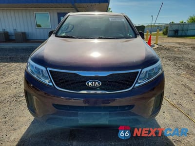 Piąte zdjęcie samochodu w środku: 2014 KIA SORENTO LX VIN:5XYKT3A67EG533758 - miniatura