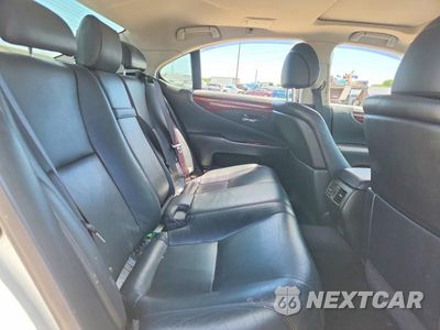 Zdjęcie 10 z 12 samochodu: 2010 LEXUS LS 460 VIN:JTHCL5EF1A5005113 - miniatura
