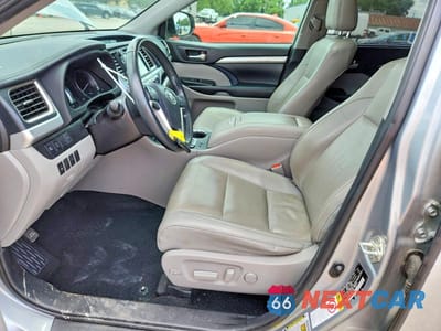 Zdjęcie 7 z 13 samochodu: 2019 TOYOTA HIGHLANDER XLE VIN:5TDKZRFH3KS331137 - miniatura