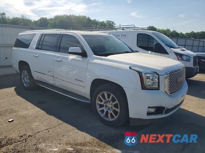 Czwarte zdjęcie samochodu z boku: 2016 GMC YUKON XL DENALI VIN:1GKS2HKJ1GR283638 - miniatura