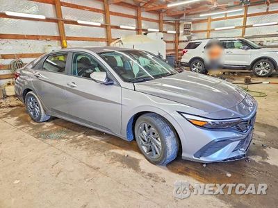 Czwarte zdjęcie samochodu z boku: 2024 HYUNDAI ELANTRA SEL VIN:KMHLM4DG6RU809391 - miniatura