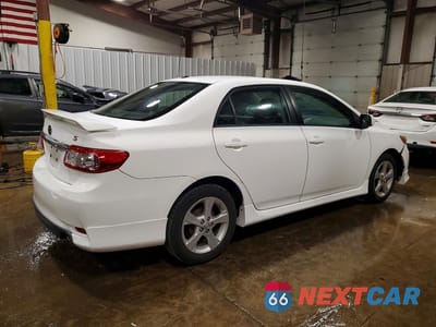 Trzecie zdjęcie samochodu z tyłu: 2011 TOYOTA COROLLA S VIN:2T1BU4EE5BC555401 - miniatura