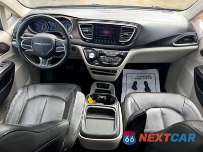 Zdjęcie 9 z 13 samochodu: 2017 CHRYSLER PACIFICA TOURING L VIN:2C4RC1BG8HR803588 - miniatura