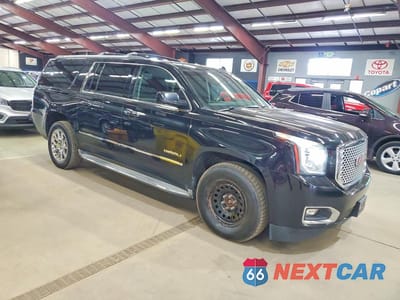 Czwarte zdjęcie samochodu z boku: 2015 GMC YUKON XL DENALI VIN:1GKS2JKJ3FR239274 - miniatura