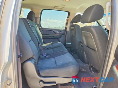 Zdjęcie 11 z 13 samochodu: 2011 CHEVROLET SUBURBAN K1500 LS VIN:1GNSKHE39BR279085 - miniatura