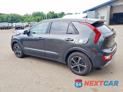 Drugie zdjęcie samochodu z przodu: 2026 KIA NIRO LX VIN:KNDCP3LE1T5340332 - miniatura