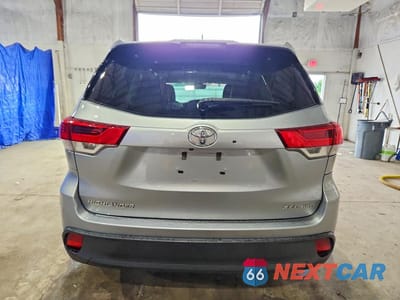 Zdjęcie 6 z 13 samochodu: 2017 TOYOTA HIGHLANDER XLE VIN:5TDJZRFH6HS374729 - miniatura