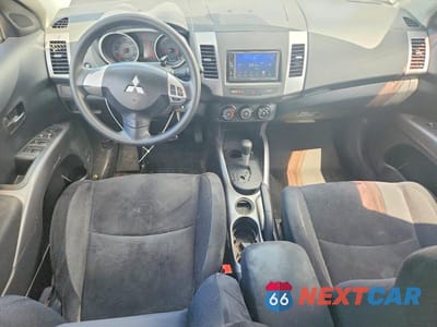 Zdjęcie 8 z 12 samochodu: 2007 MITSUBISHI OUTLANDER ES VIN:JA4MS31X87U004805 - miniatura