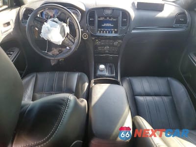 Zdjęcie 8 z 12 samochodu: 2021 CHRYSLER 300 S VIN:2C3CCABG1MH660784 - miniatura