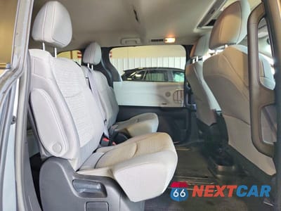 Zdjęcie 11 z 14 samochodu: 2025 TOYOTA SIENNA LE VIN:5TDBSKFC1SS206170 - miniatura