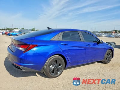 Trzecie zdjęcie samochodu z tyłu: 2023 HYUNDAI ELANTRA SEL VIN:KMHLM4AG1PU621170 - miniatura