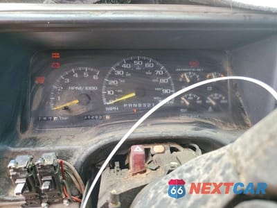 Zdjęcie 9 z 12 samochodu: 1999 CHEVROLET SUBURBAN K1500 VIN:3GNFK16R9XG232416 - miniatura