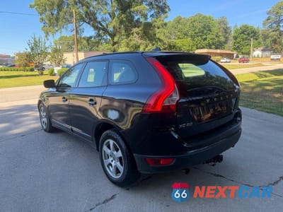 Trzecie zdjęcie samochodu z tyłu: 2012 VOLVO XC60 3.2 P VIN:YV4940DZ6C2274992 - miniatura