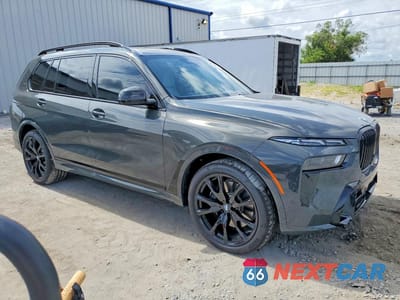 Czwarte zdjęcie samochodu z boku: 2026 BMW X7 XDRIVE40I VIN:5UX23EM06T9374702 - miniatura