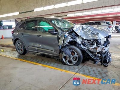 Czwarte zdjęcie samochodu z boku: 2023 FORD ESCAPE ST LINE VIN:1FMCU0MN7PUA28299 - miniatura