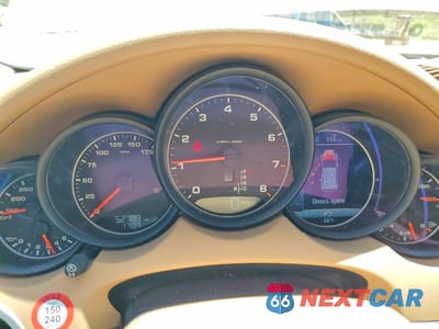 Zdjęcie 9 z 13 samochodu: 2016 PORSCHE CAYENNE VIN:WP1AA2A27GKA11877 - miniatura