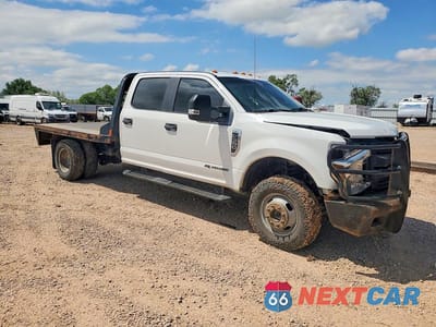 Czwarte zdjęcie samochodu z boku: 2019 FORD F350 VIN:1FD8W3HT1KEG35912 - miniatura