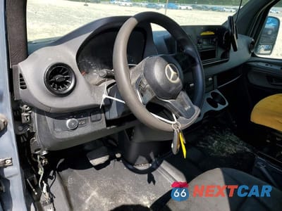 Zdjęcie 8 z 12 samochodu: 2019 MERCEDES-BENZ SPRINTER 2500 DELIVERY VAN VIN:WD4PF1CD9KP133664 - miniatura