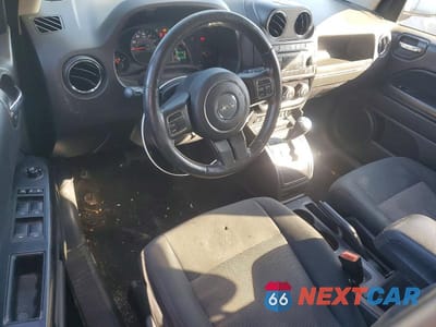 Zdjęcie 8 z 13 samochodu: 2012 JEEP COMPASS LATITUDE VIN:1C4NJDEB2CD588646 - miniatura