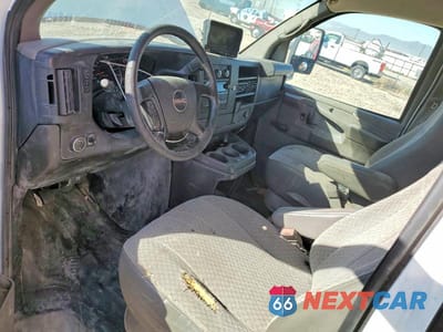 Zdjęcie 8 z 13 samochodu: 2015 GMC SAVANA CUT - BOX TRUCK VIN:1GD373CG3F1131442 - miniatura