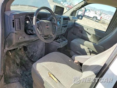 Zdjęcie 8 z 13 samochodu: 2015 GMC SAVANA CUT - BOX TRUCK VIN:1GD373CG3F1131442 - miniatura