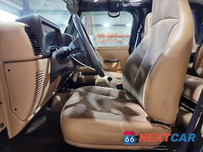 Zdjęcie 7 z 12 samochodu: 2002 JEEP WRANGLER / TJ X VIN:1J4FA39S72P708845 - miniatura