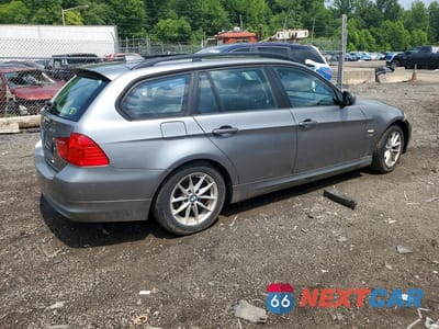 Trzecie zdjęcie samochodu z tyłu: 2010 BMW 328 XI VIN:WBAUU3C55AA540953 - miniatura