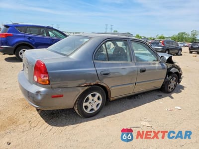Trzecie zdjęcie samochodu z tyłu: 2004 HYUNDAI ACCENT GL VIN:KMHCG45C04U572411 - miniatura
