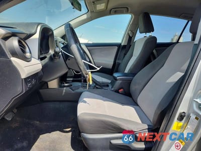 Zdjęcie 7 z 13 samochodu: 2015 TOYOTA RAV4 LE VIN:JTMZFREV5FJ040995 - miniatura
