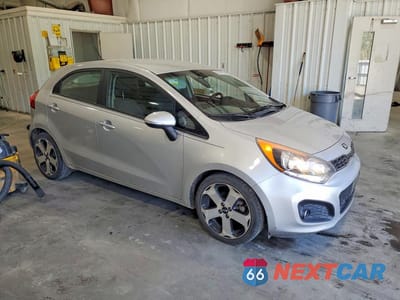 Czwarte zdjęcie samochodu z boku: 2015 KIA RIO 5-DOOR SX VIN:KNADN5A32F6459591 - miniatura
