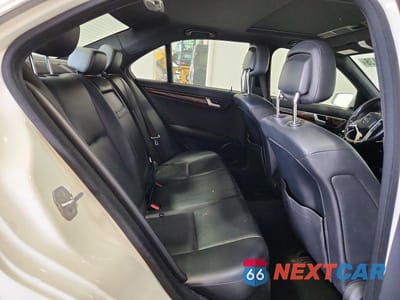 Zdjęcie 10 z 12 samochodu: 2012 MERCEDES-BENZ C 300 4MATIC VIN:WDDGF8BB9CA692788 - miniatura