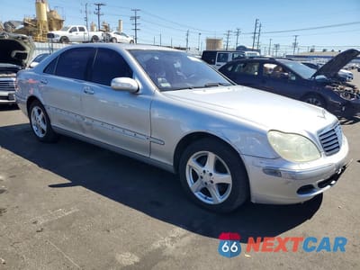 Czwarte zdjęcie samochodu z boku: 2004 MERCEDES-BENZ S 430 VIN:WDBNG70J34A409871 - miniatura