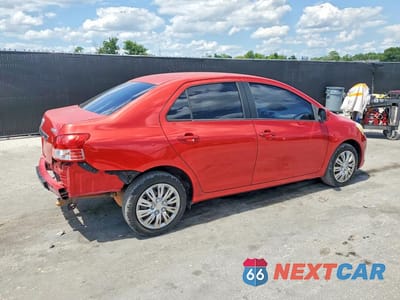 Trzecie zdjęcie samochodu z tyłu: 2010 TOYOTA YARIS BASE VIN:JTDBT4K35A1370287 - miniatura