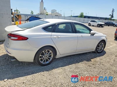 Trzecie zdjęcie samochodu z tyłu: 2019 FORD FUSION SE VIN:3FA6P0HD9KR199300 - miniatura